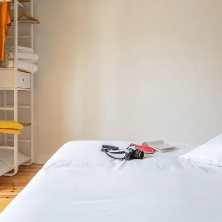 Apartment Plum Guide - Elephant's Memory