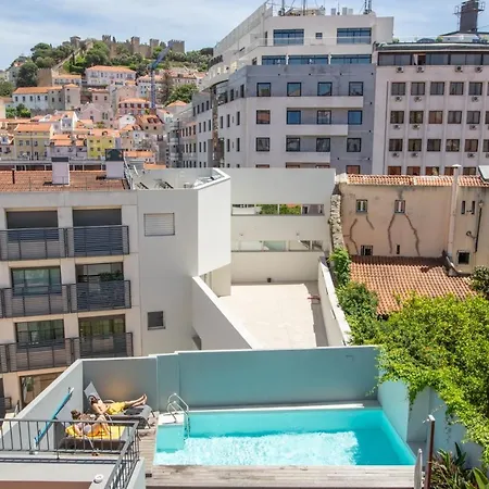 Plum Guide - Elephant's Memory * Lisboa